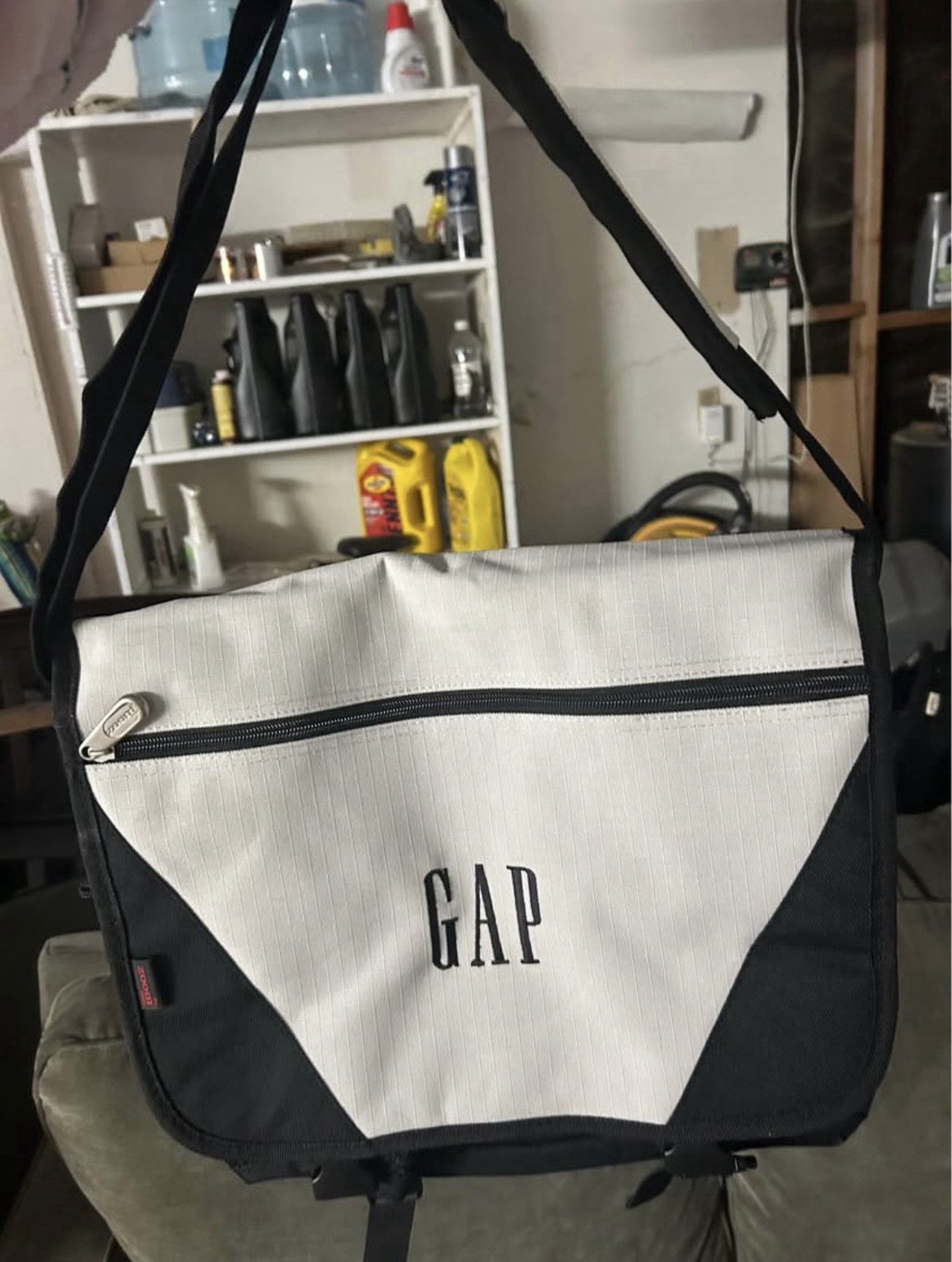 GAP Black White Messenger Bag Men Zipper Buckle Adjustable Strap Outer Pockets