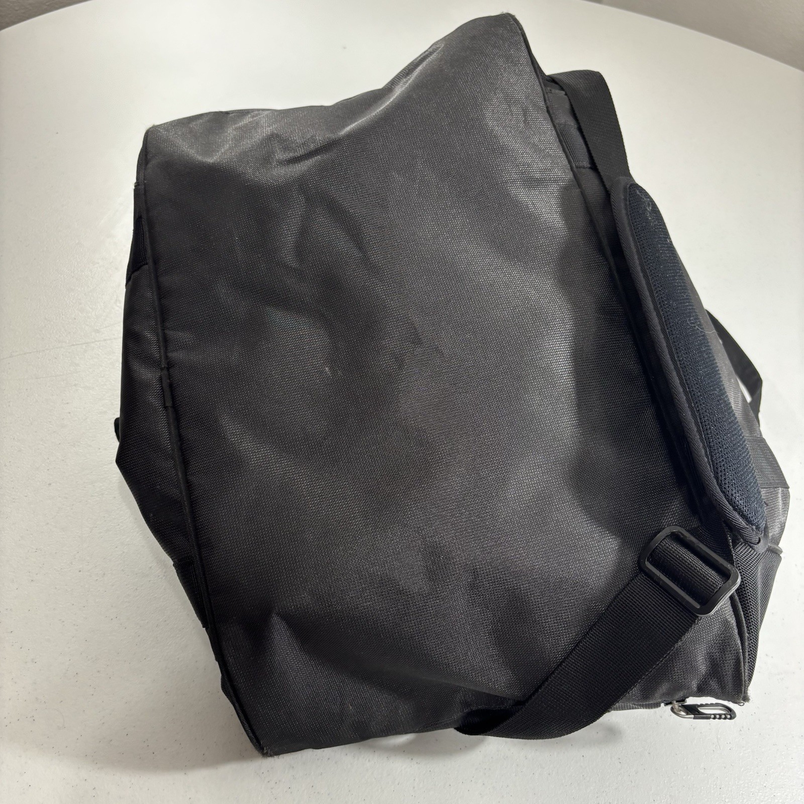 Nike Duffle Bag Large Black Shoe Compartment Basketball Travel Company Logo EUC!