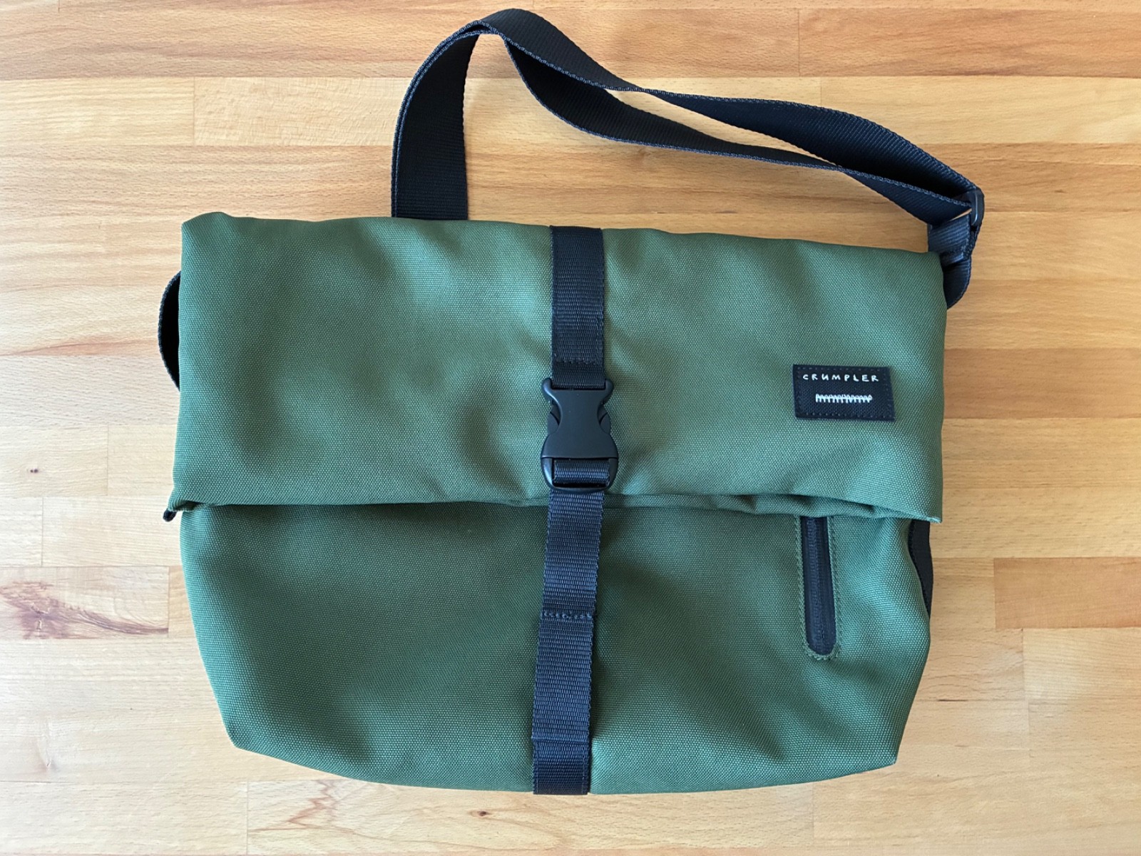 Crumpler – Flock of Horrror messsenger bag – Green – shoulder bag fits tablet