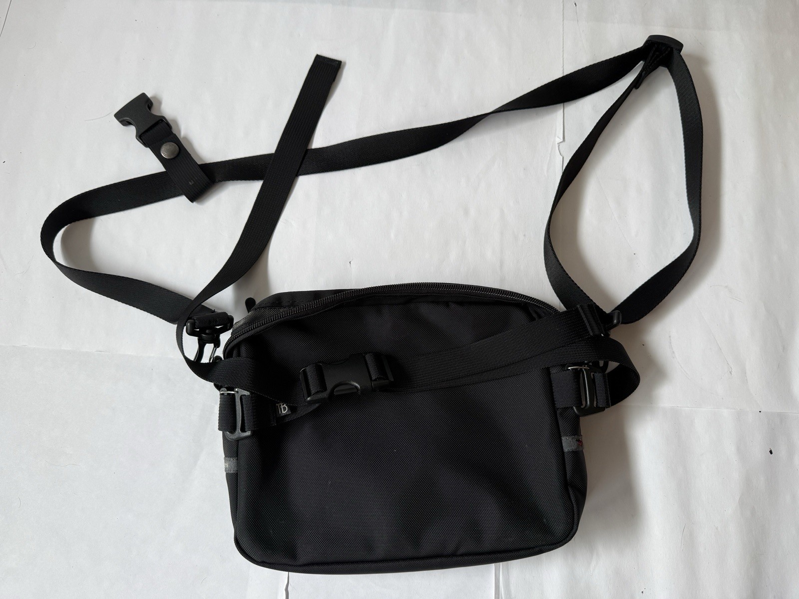 Tom Bihn Black Ballistic Side Kick + straps/stabilizer/gatekeeper belt. Island.