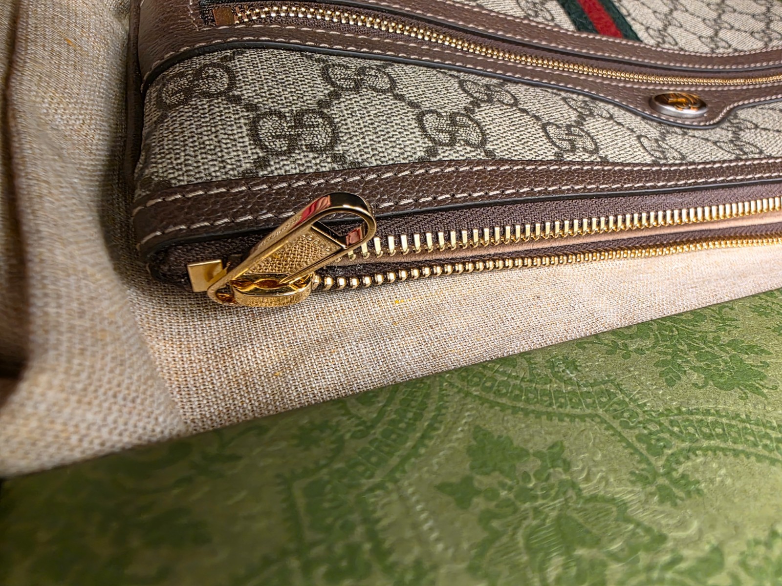 Gucci GG Supreme Web Monogram Clutch Pouch Bag Brown Canvas Leather – Excellent