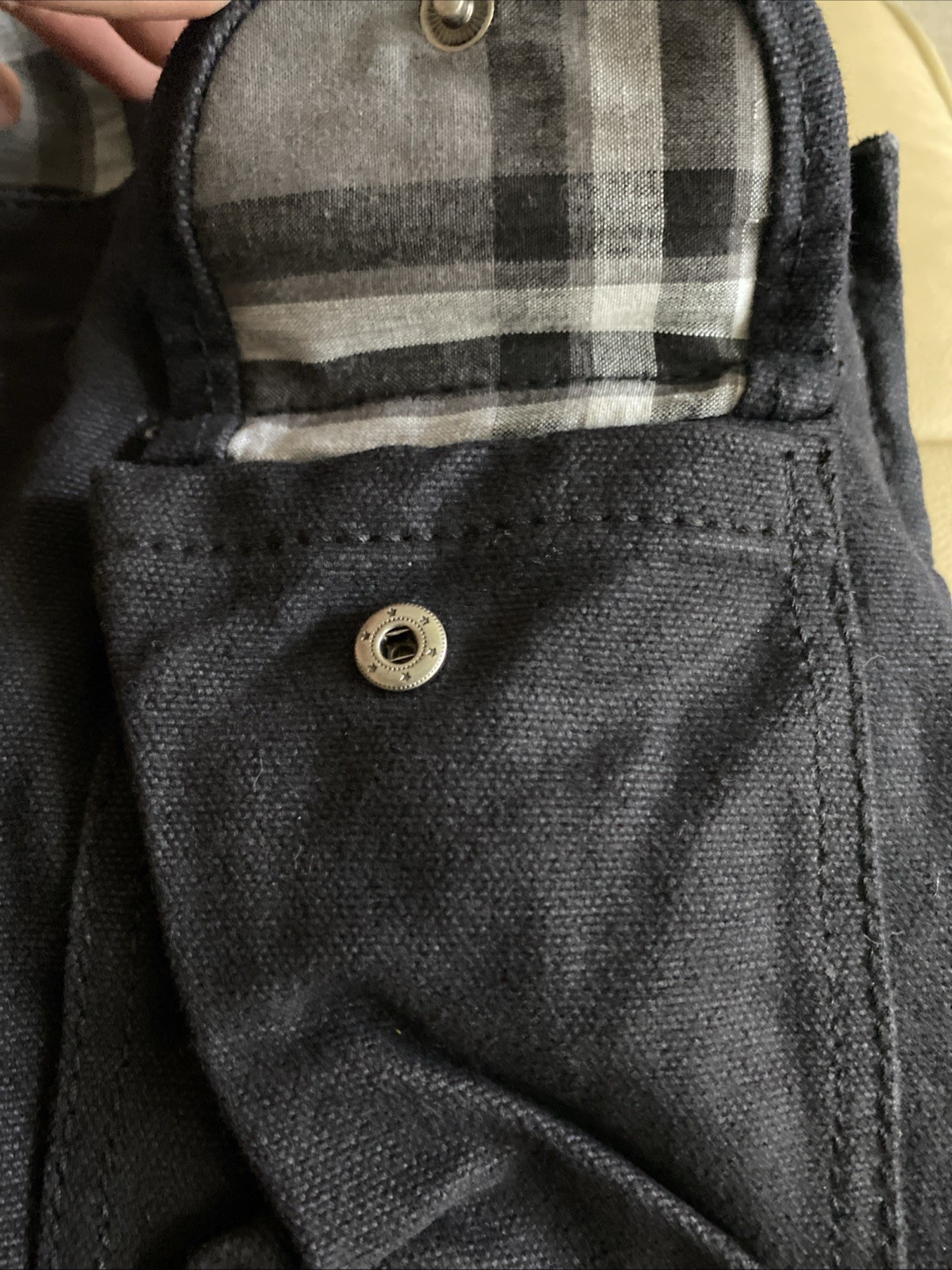Aeropostale Black Messenger Bag Men Solid Adjustable Strap Inner Outer Pockets