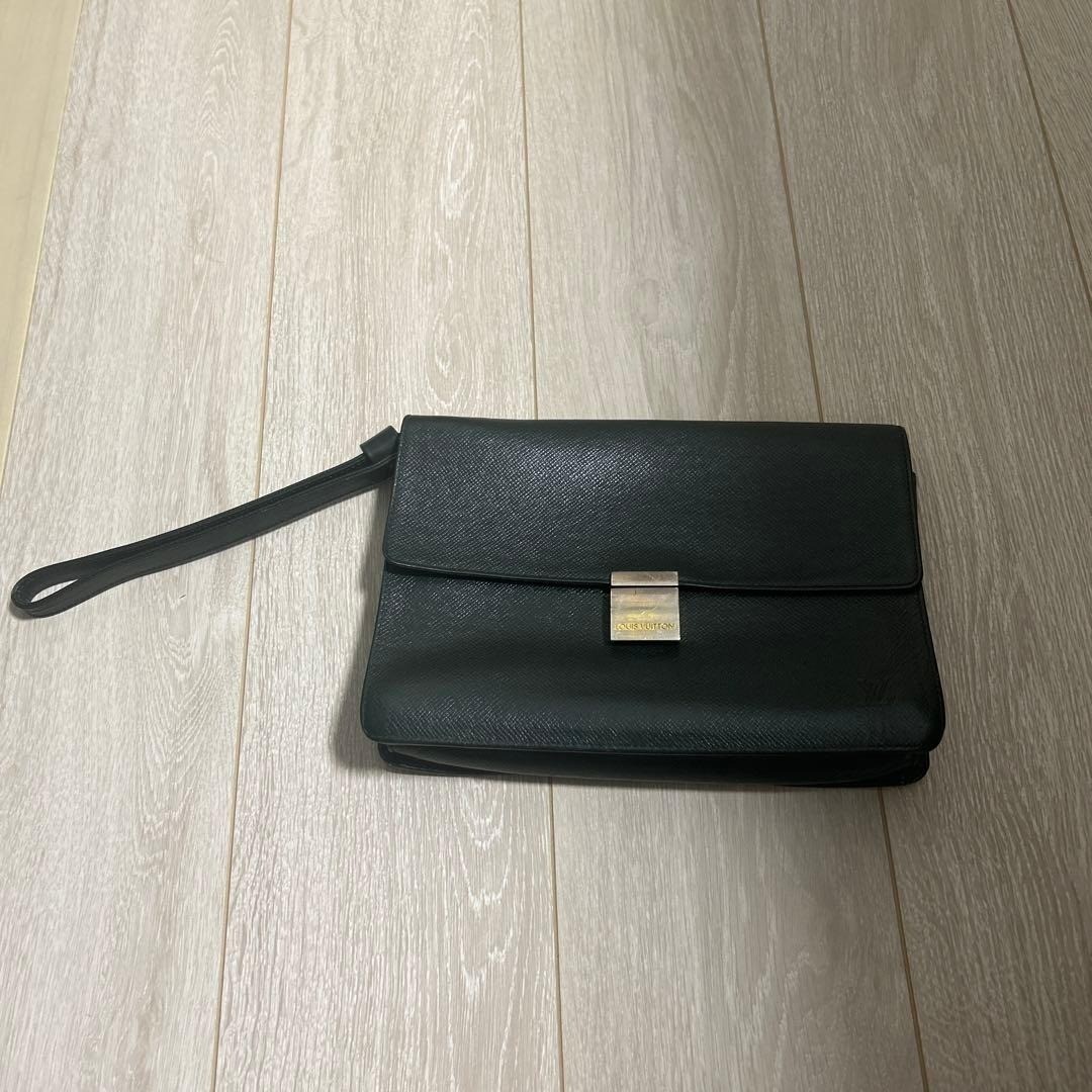 Authentic Louis Vuitton Taiga Clutch Bag Second Bag green leather made in Spain