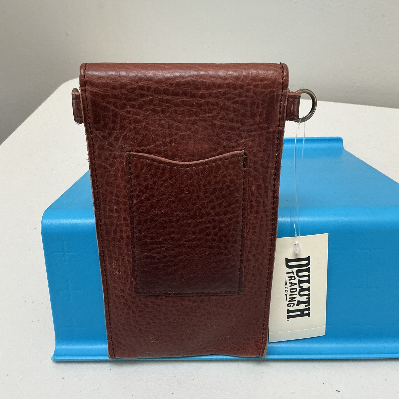NEW Duluth Trading Co. Lifetime Leather Crossbody Phone Case. Brown