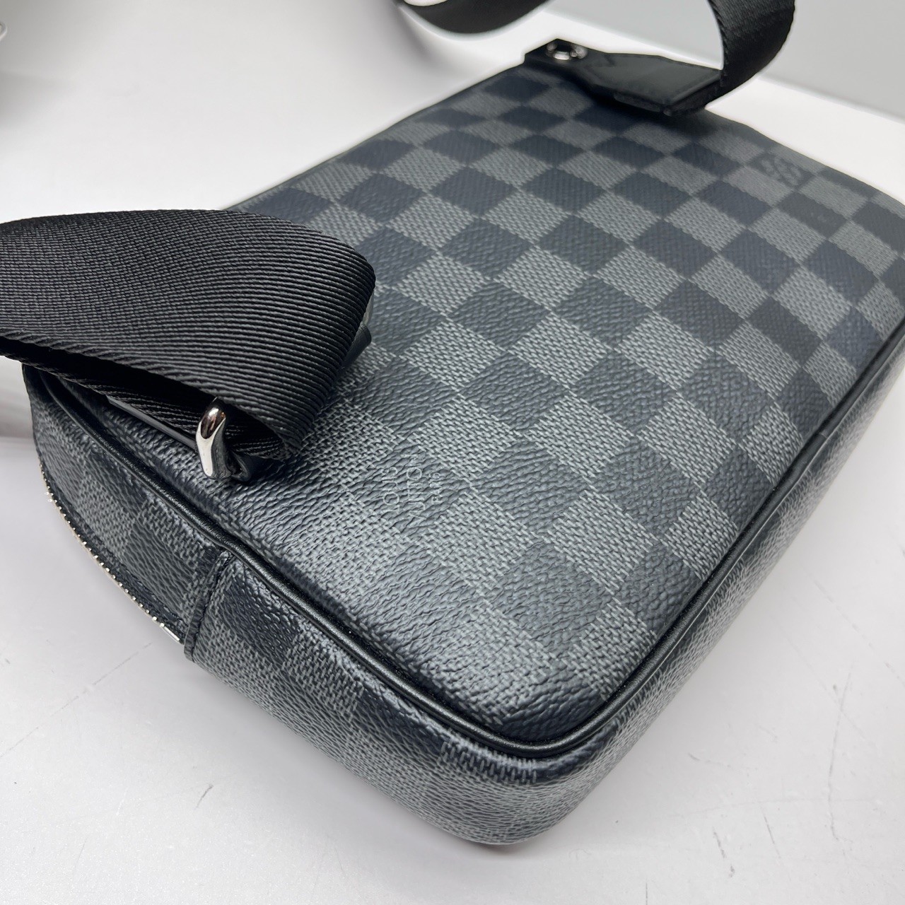 Louis Vuitton Pre-Owned Authentic Messenger Bag Black Two in one 23x4x15cm