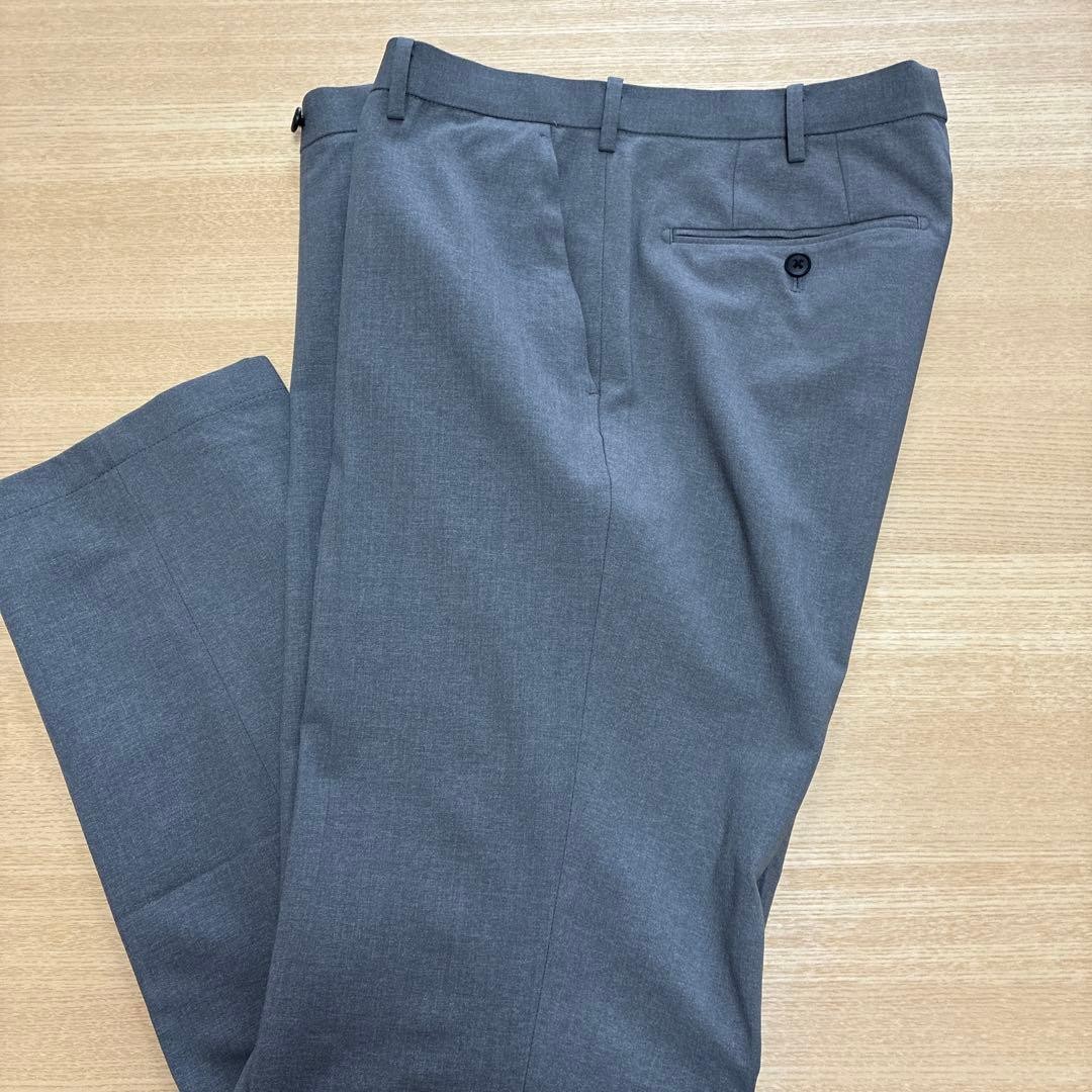 Uniqlo Gray Slacks Back Pockets Business Formal Men’s Casual Used