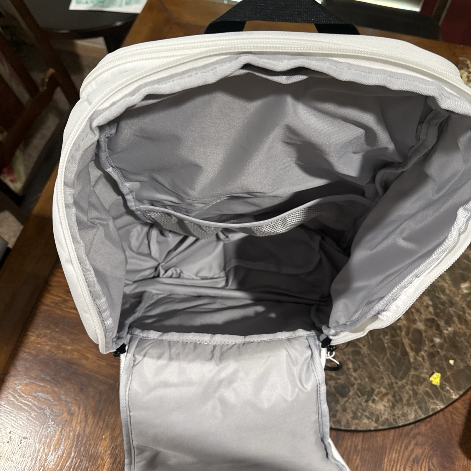 Nike Varsity Elite Backpack – White and Gold – One Size
