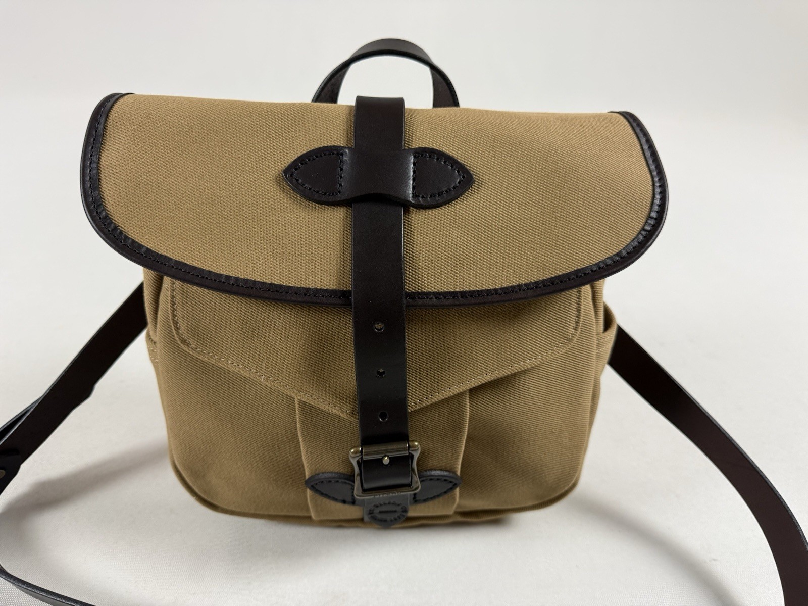 FILSON SMALL RUGGED TWILL FIELD BAG TAN NWT