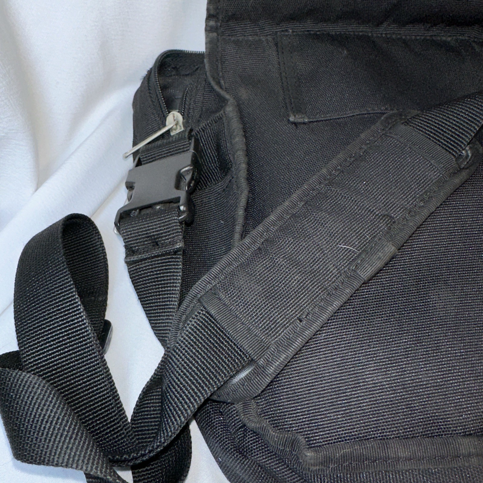 Western Pack Black Crossbody Messenger Bag Adjustable Strap Zip Buckle Pockets