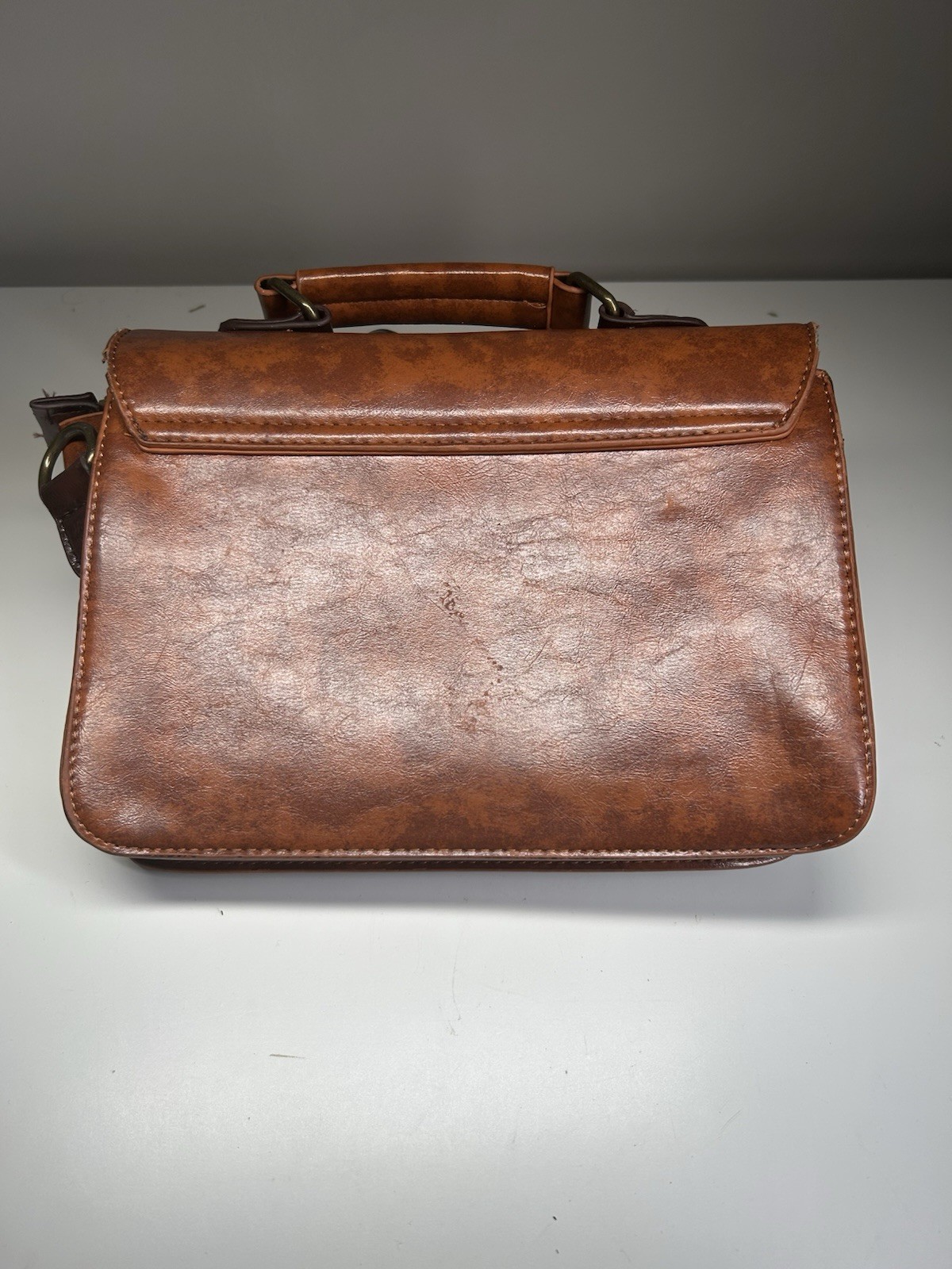 Brown Messenger Bag, Top Handle, Buckle Straps, Push Lock/Zip, Inner Pockets