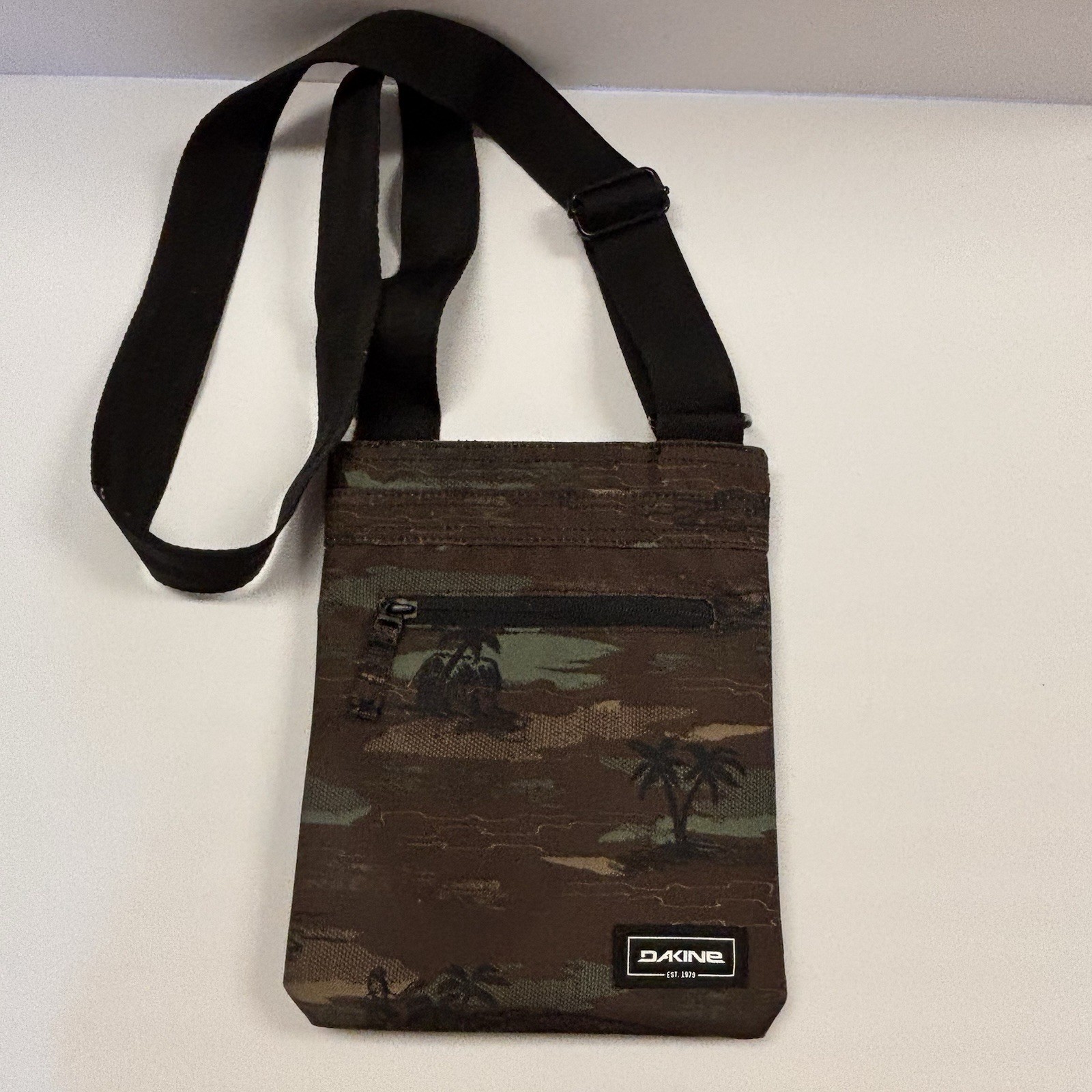 Dakine Jive Crossbody Bag Green & Brown Camo Palm Tree Print Black Strap