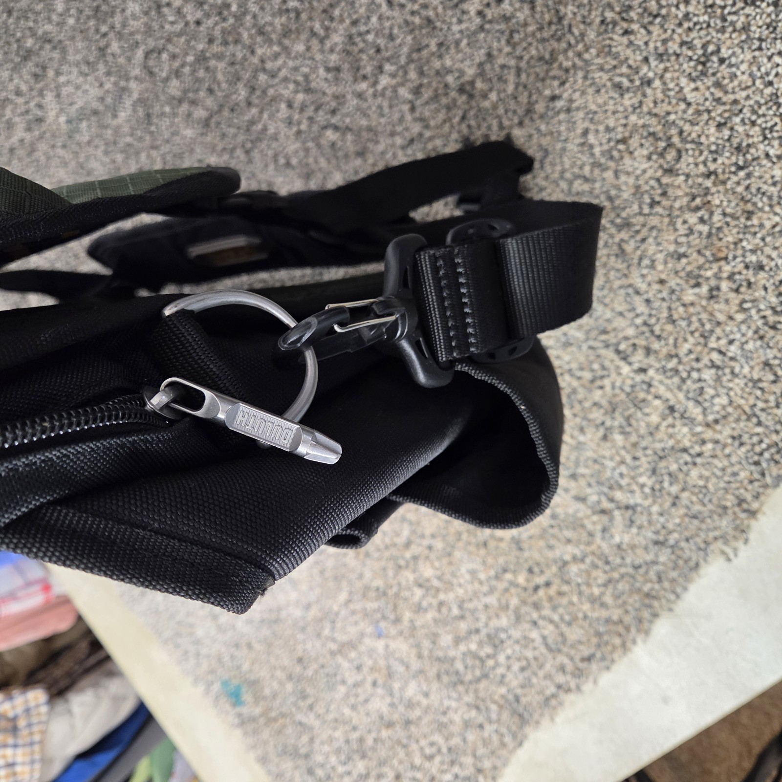 Duluth Trading Laptop Mechanic Electrician Multi Pocket Messenger Tool Bag Black
