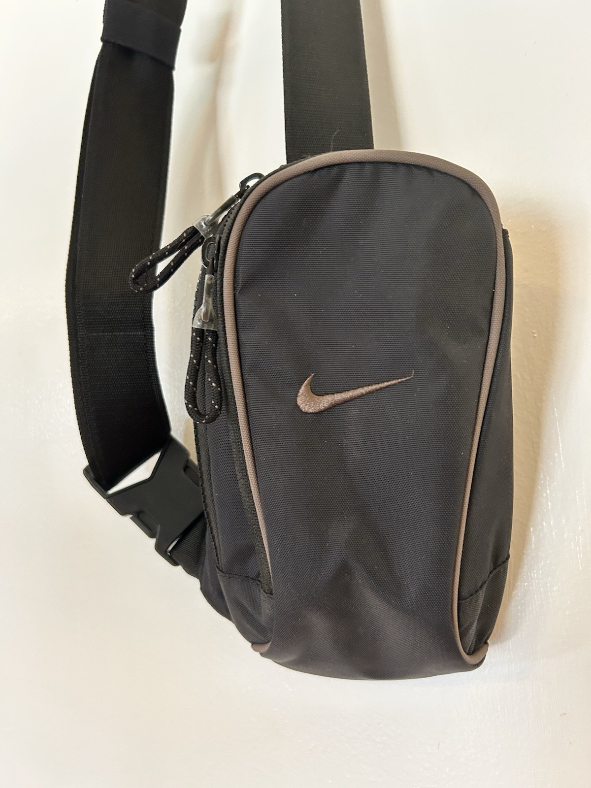 Nike Sportswear Essentials Crossbody Bag