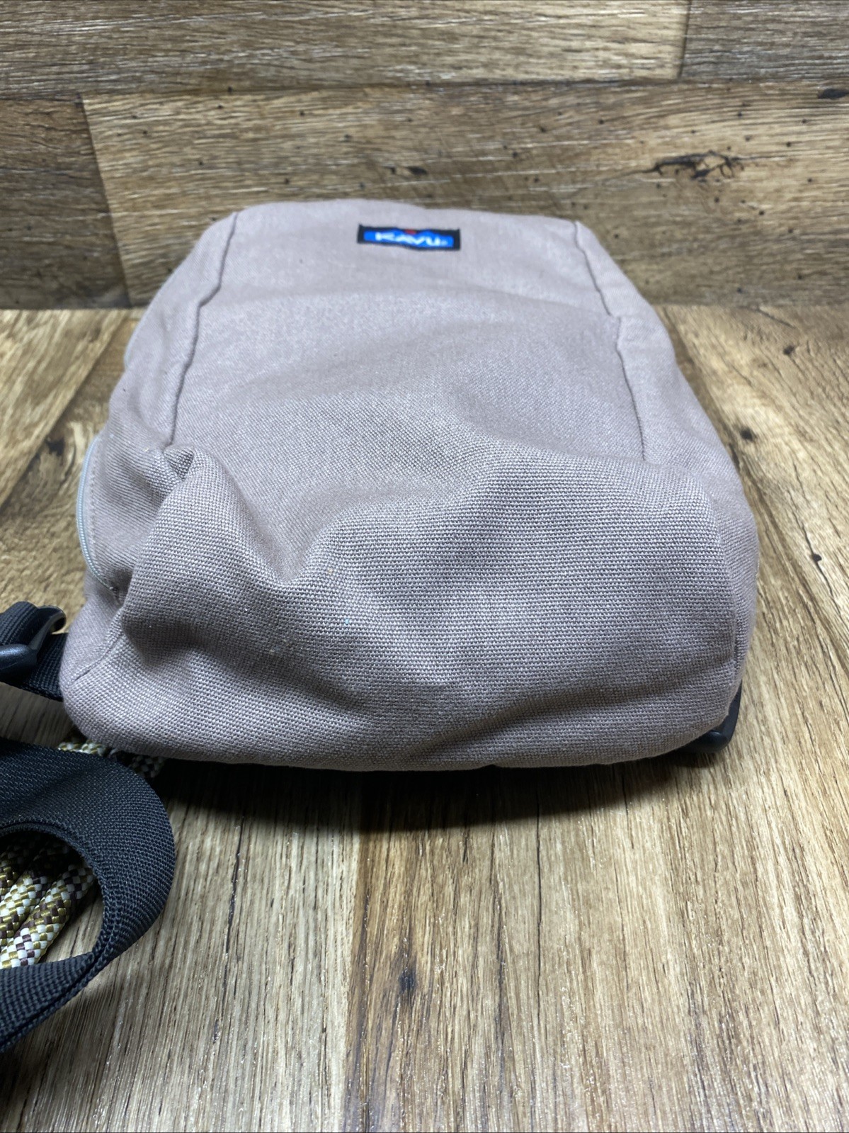 Kavu Rope Sling Cross Body Backpack Bag Tan Canvas Travel Day Hiking Pockets