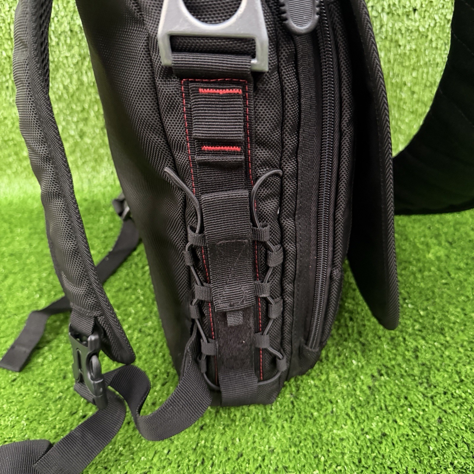 Oakley RARE VINTAGE Tactical Field Gear Vertical Messenger/BACKPACK 2Way Bag Y2K