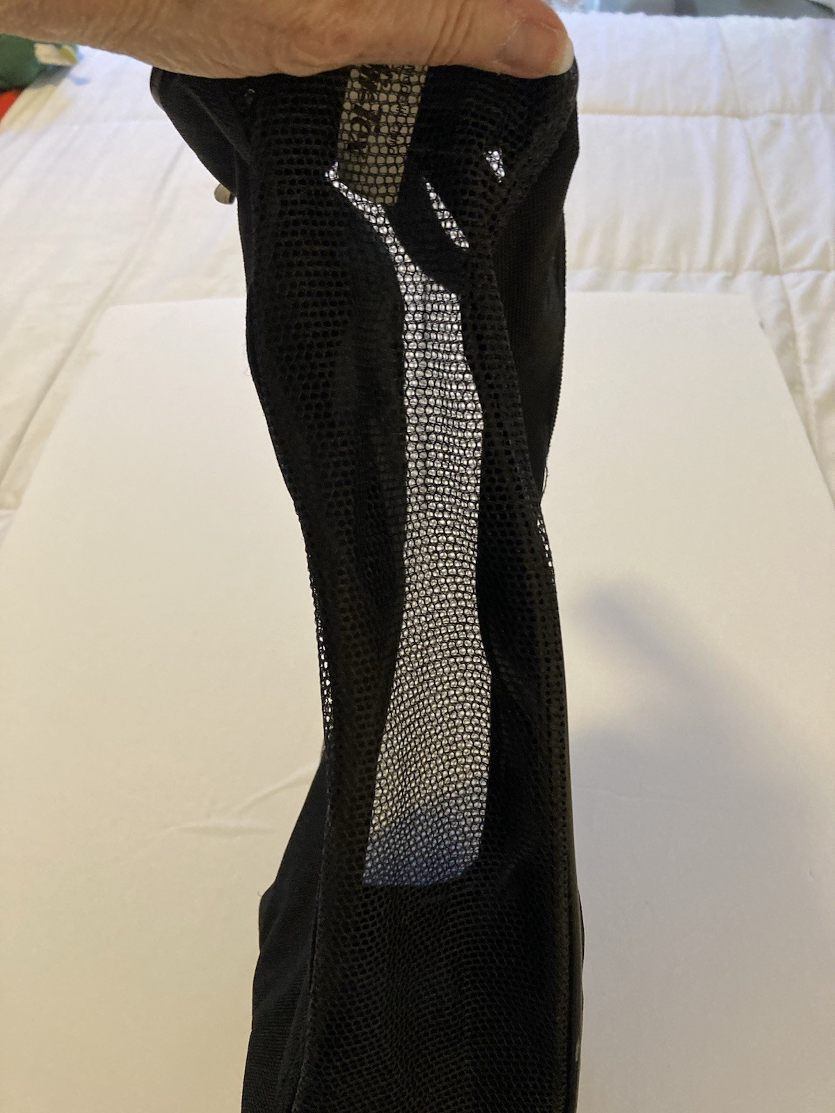 Air-Tex Black Mesh Shoulder Bag Zip Closure Pockets Medium Outdoor Golf pulls