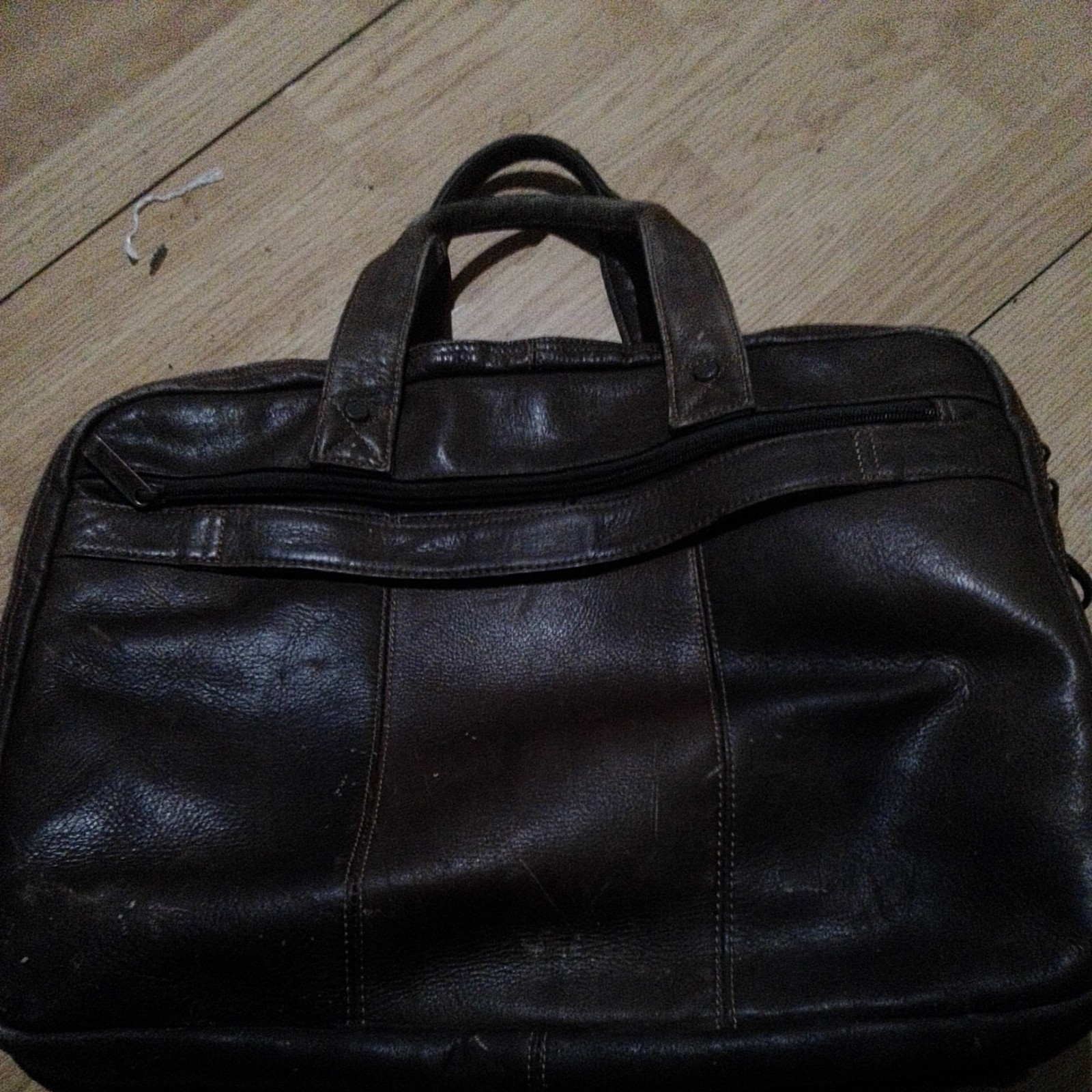Kenneth Cole REACTION Show Tan Leather Messenger Briefcase