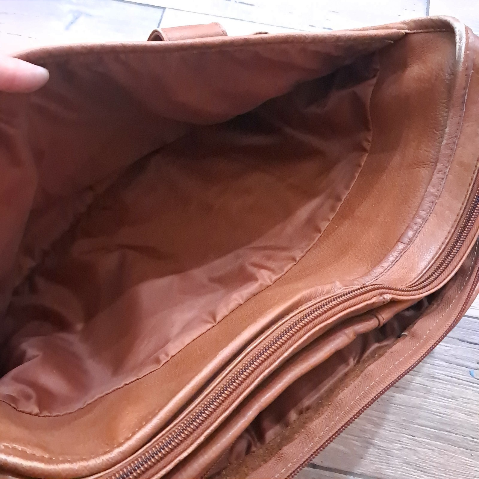 EKA Leather Briefcase Crossbody Laptop Document Case camel brown tan Vintage
