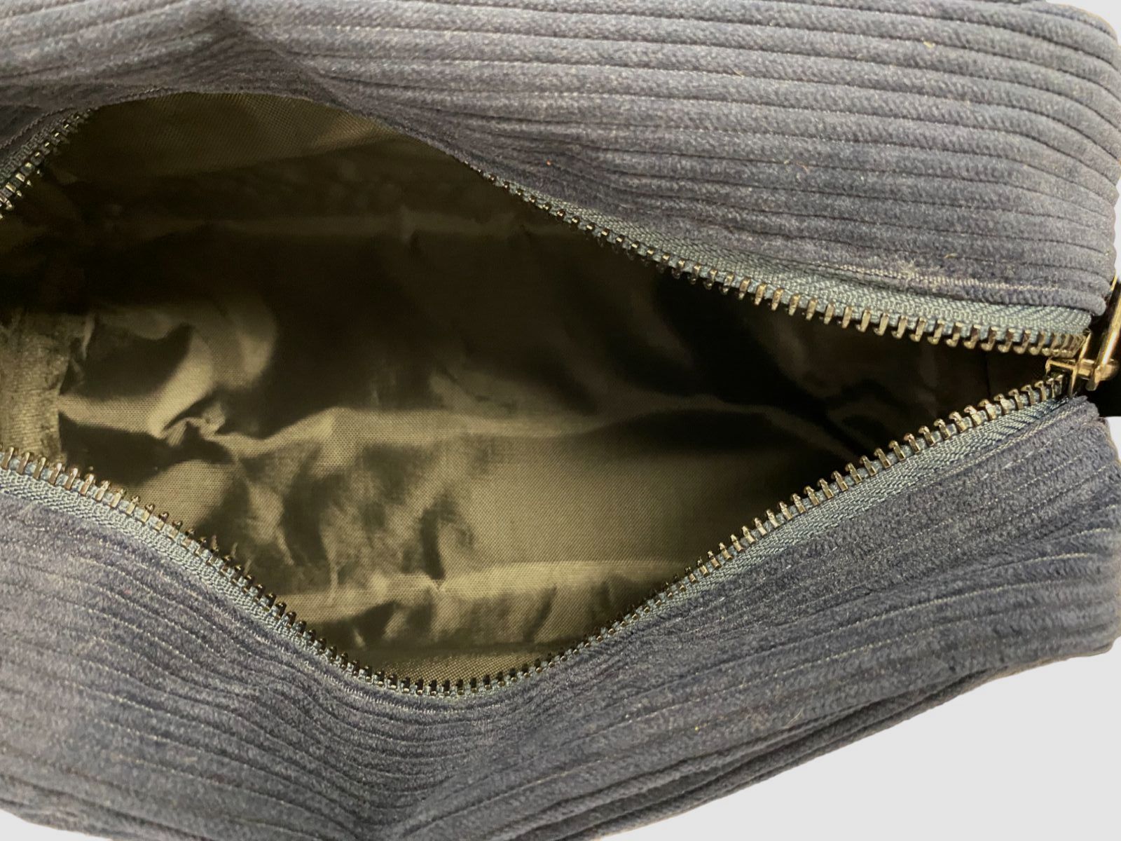 $40 Bespoke Men’s Blue Corduroy Compact Shave Kit Bag