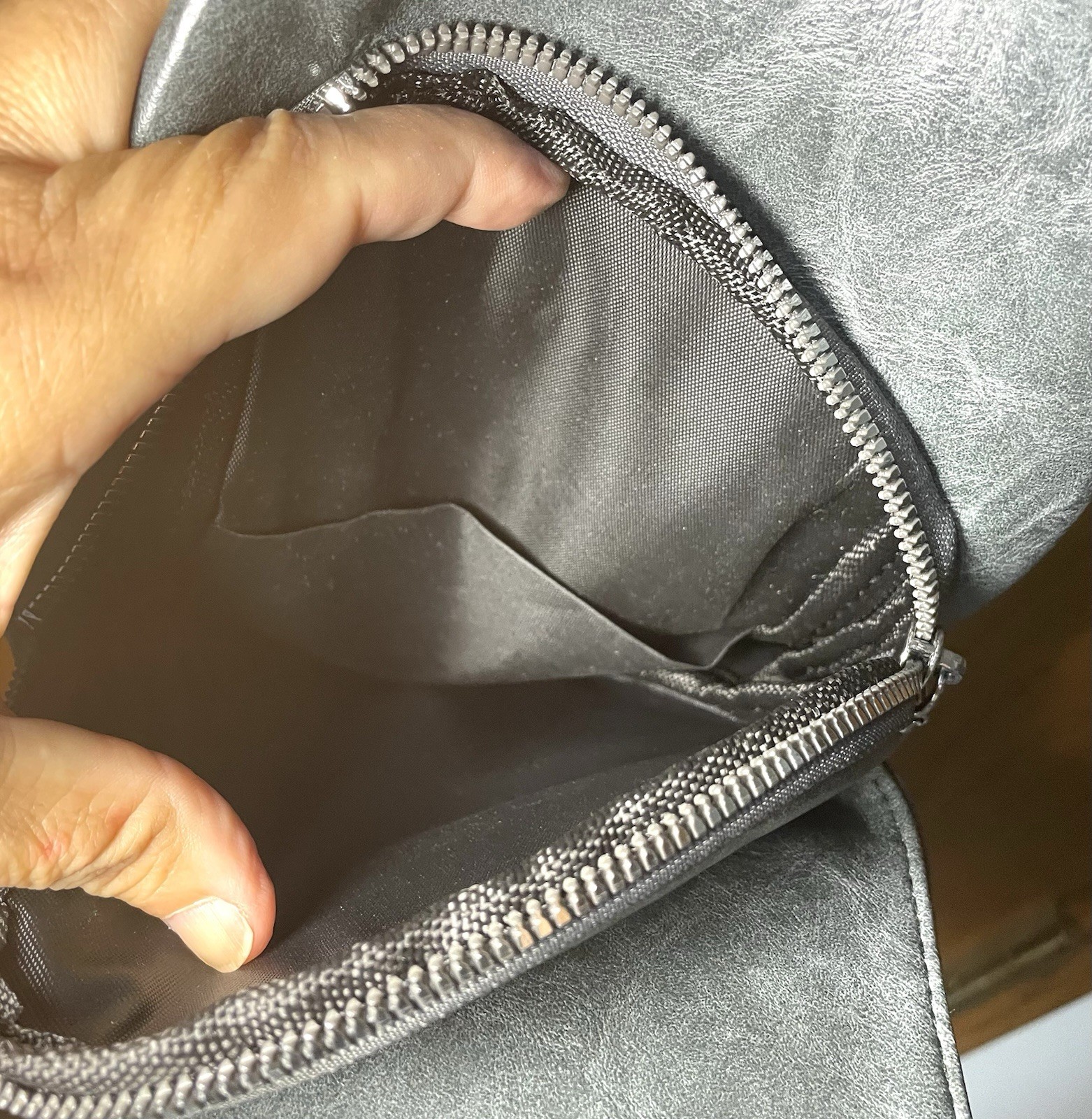 New Weixier Unisex Gray Leather Crossbody Sling Chest Bag NWOT
