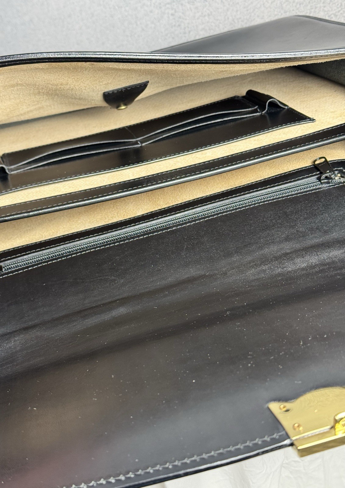 Schlesinger Black Leather Attaché Briefcase Brass Combination Lock Executive