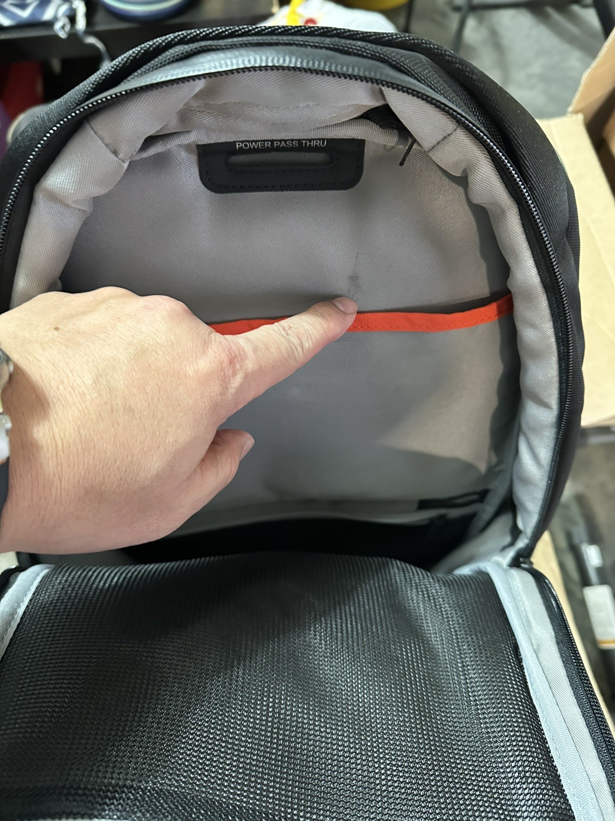 HyperPack Pro with Apple Find My 22L