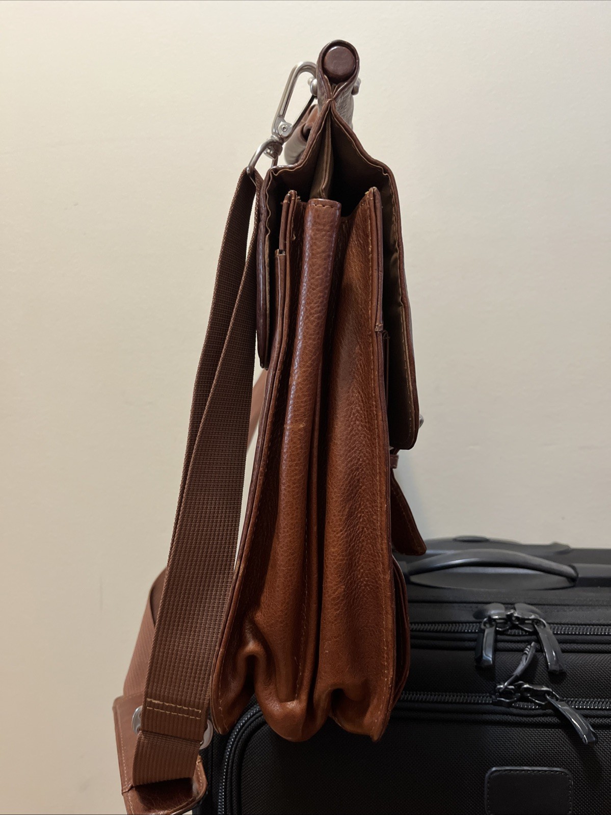 Wilsons Leather Messenger Bag Briefcase Laptop Shoulder Bag – Brown, EUC