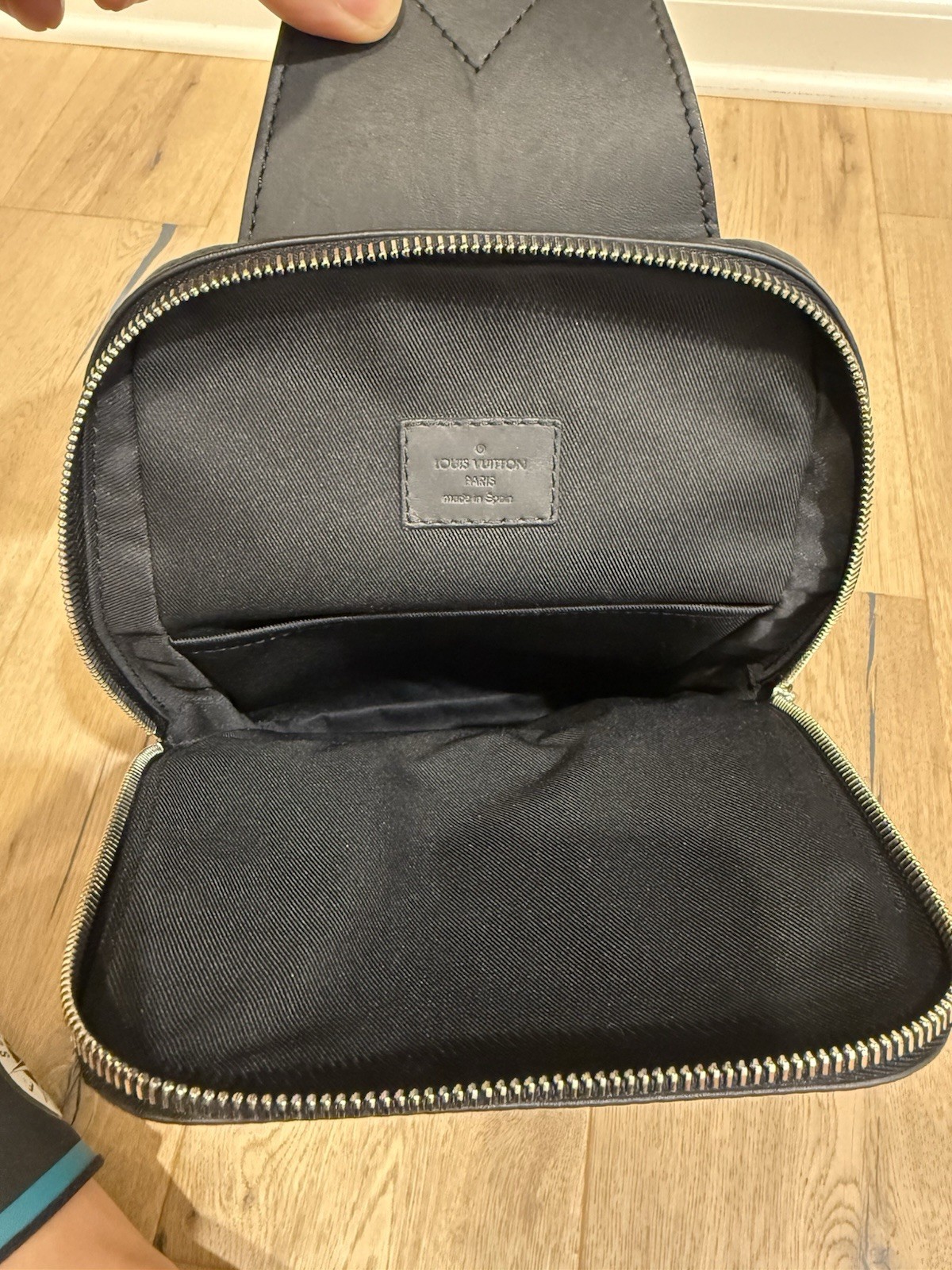 Louis Vuitton N41720 Damier Avenue Sling Bag Infini Leather
