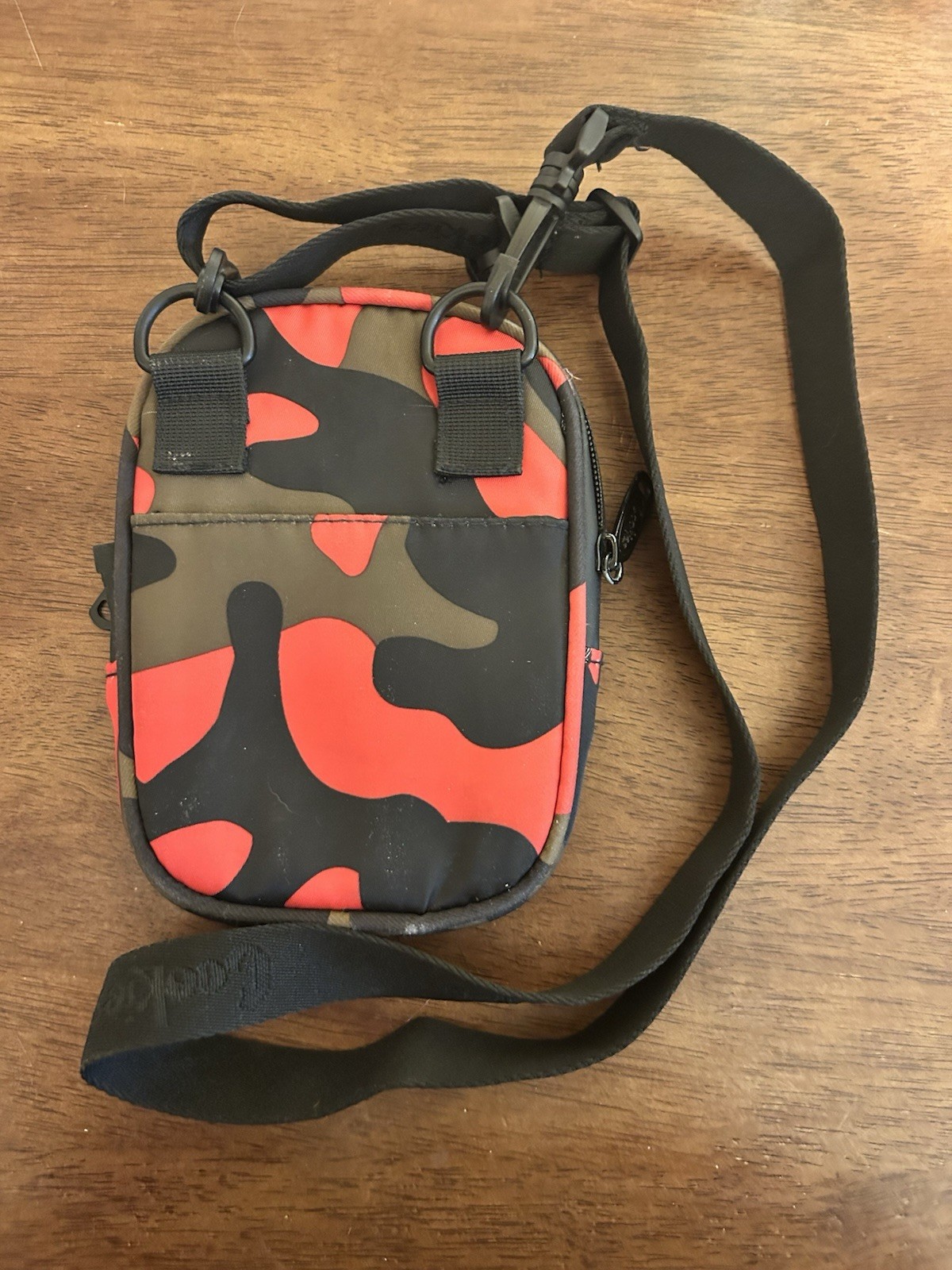 Cookies “Smell Proof” Bag Red Camo Honeycomb EUC