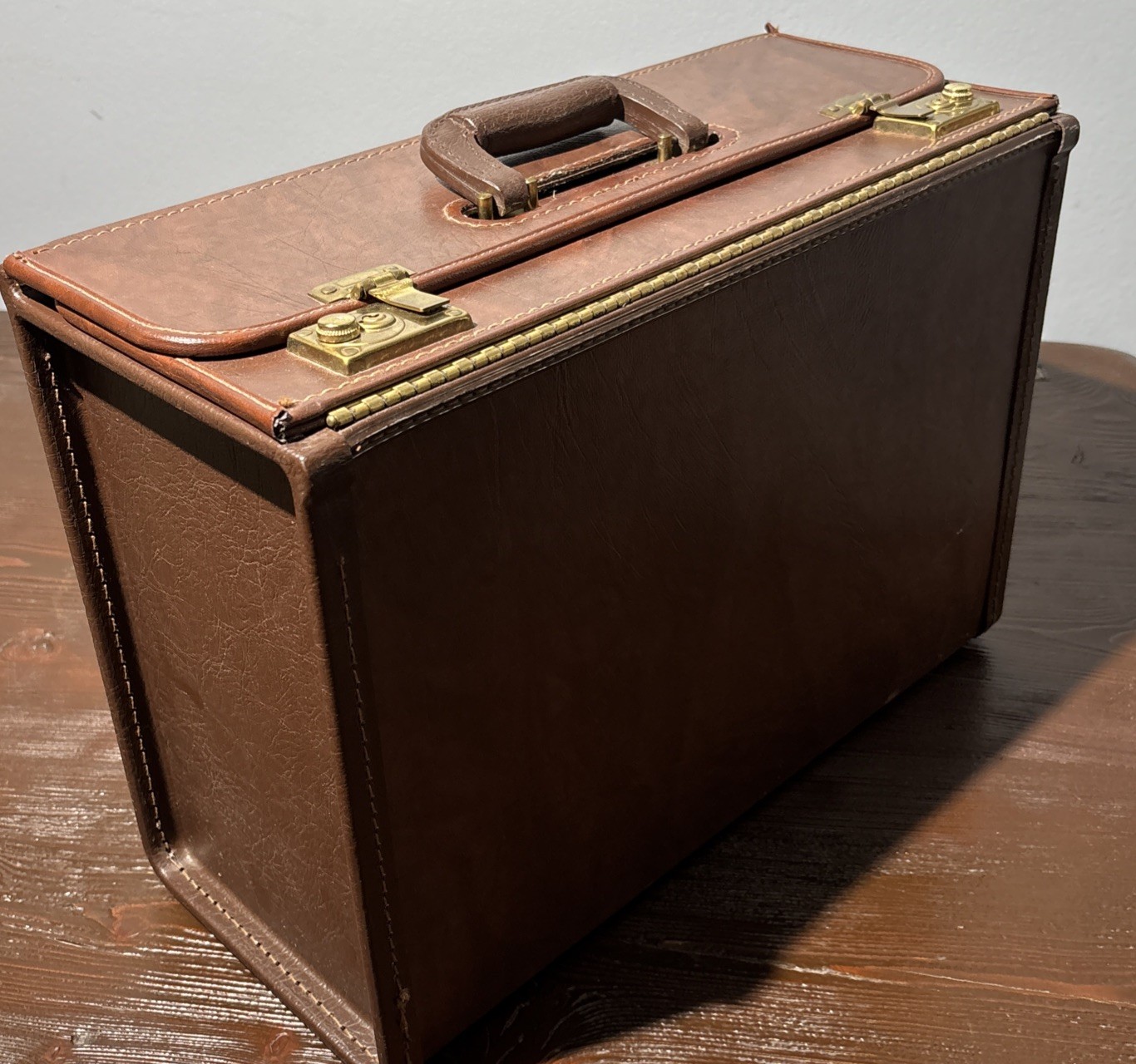 Vintage Stebco Tufide Pilot Hard Case Briefcase Brown Made USA No Key 18”x13”x8”