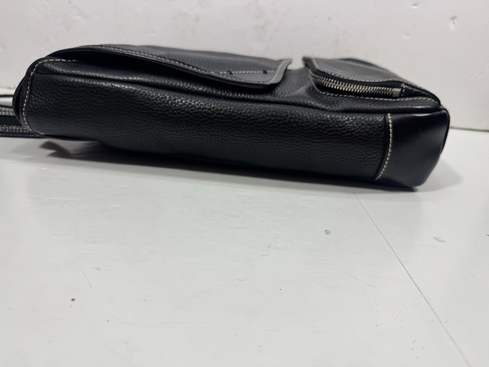cole haan leather messenger bag Flap Over Black 15x10x3 New Without Tags (80)