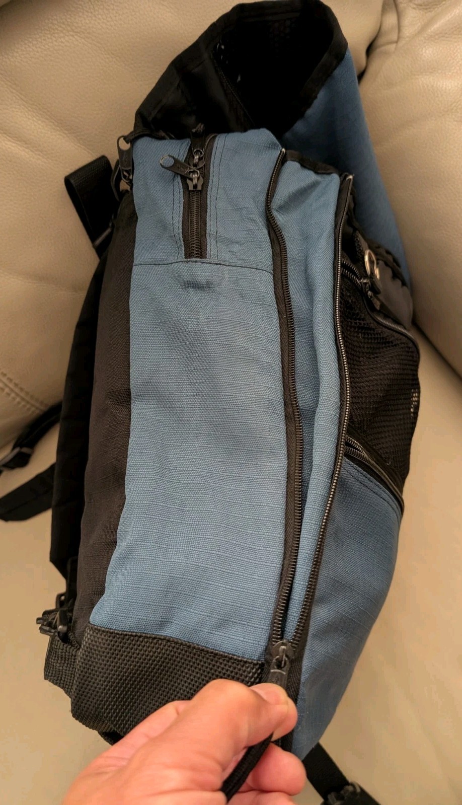 Rip Curl Travel Light Backpack With Shoulder Strap Tuck Away Straps Many Pockets