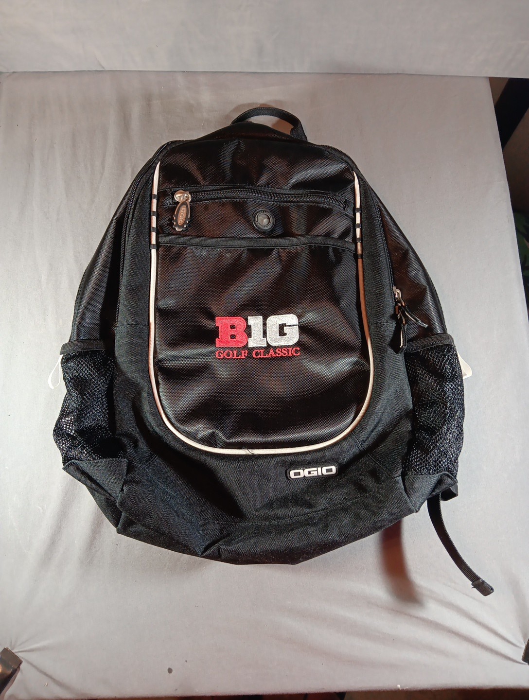 OGIO Carbon Backpack with Audio Pocket Black Preowned Excellent Condition
