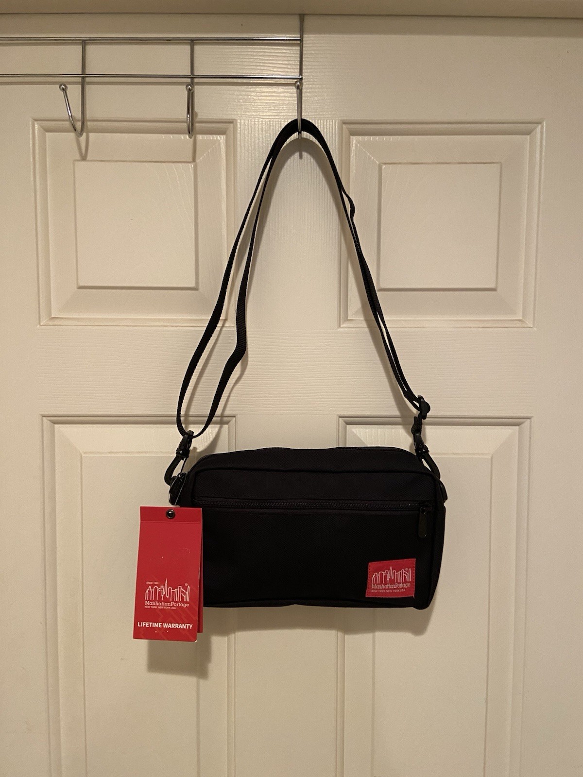 NWT Manhattan Portage Jogger Cross Body Bag Black Stylish Water-resistant Nylon