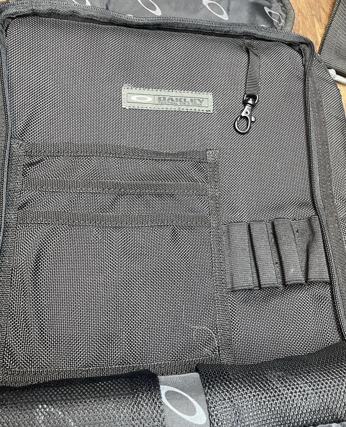 Oakley Tactical Field Gear Vertical Laptop Day Pack Black Messenger Bag JD AP