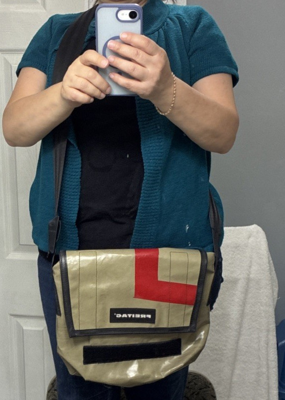 FREITAG Messenger Man Bag Beige G5.1 Greige Red Adjustable Strap Dragnet 12 x 10
