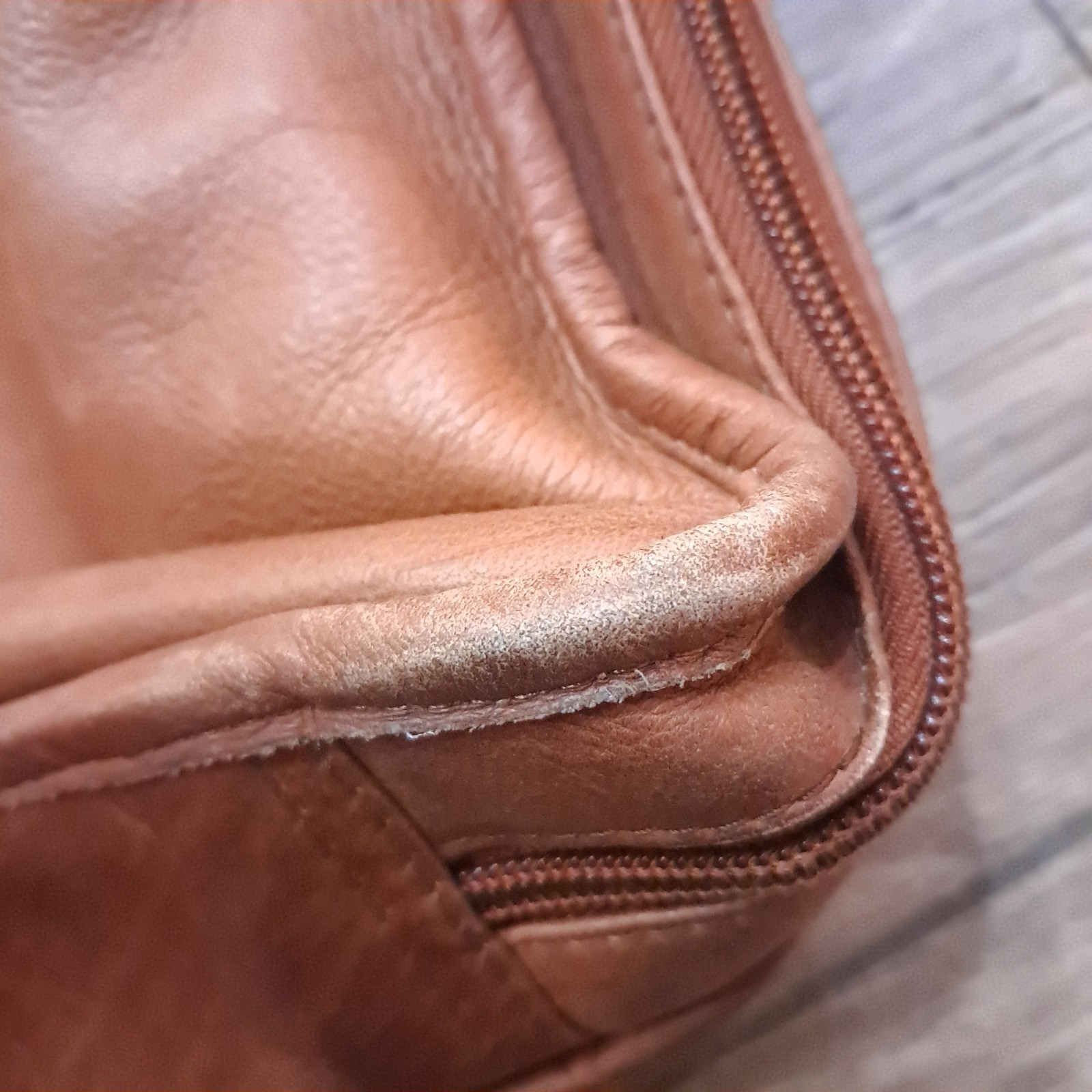EKA Leather Briefcase Crossbody Laptop Document Case camel brown tan Vintage