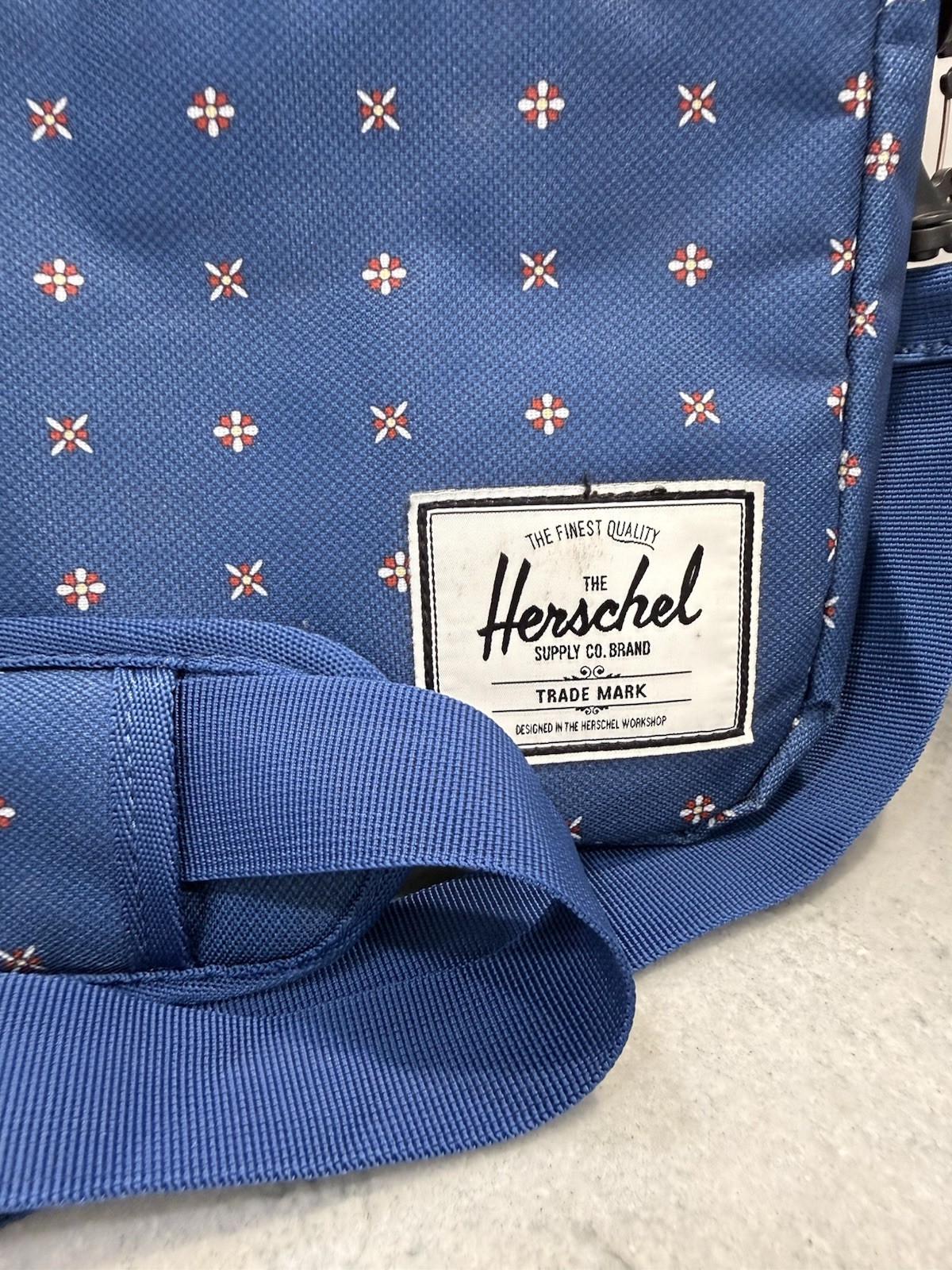 Herschel Blue Geometric Print Laptop Messenger Briefcase Shoulder Bag 15” NWOT