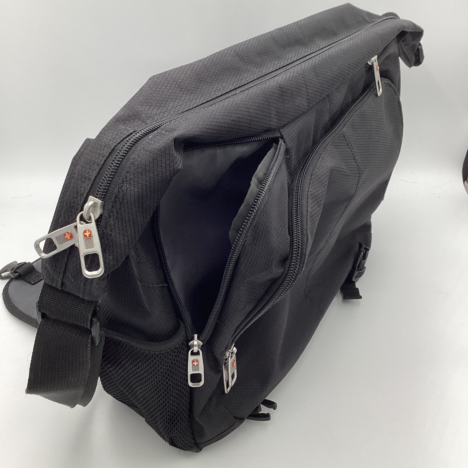 SwissGear Laptop Messenger Bag 16” Briefcase Shoulder Strap Travel Case Wegner
