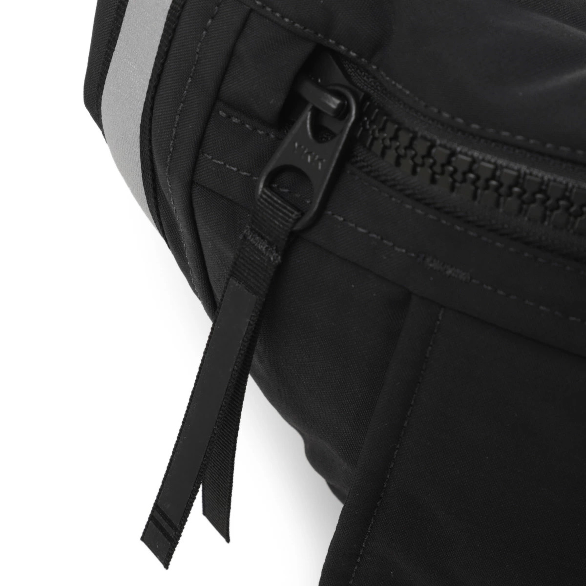 Canada Goose Men’s Black Waist Pack 8833u 61 Bodybag shoulder bag