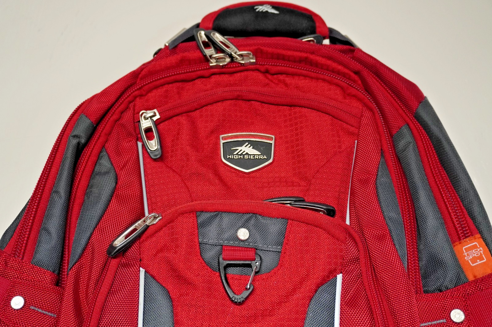 High Sierra Elite Backpack Airflow Cooled Back Suspension Strap Red Black