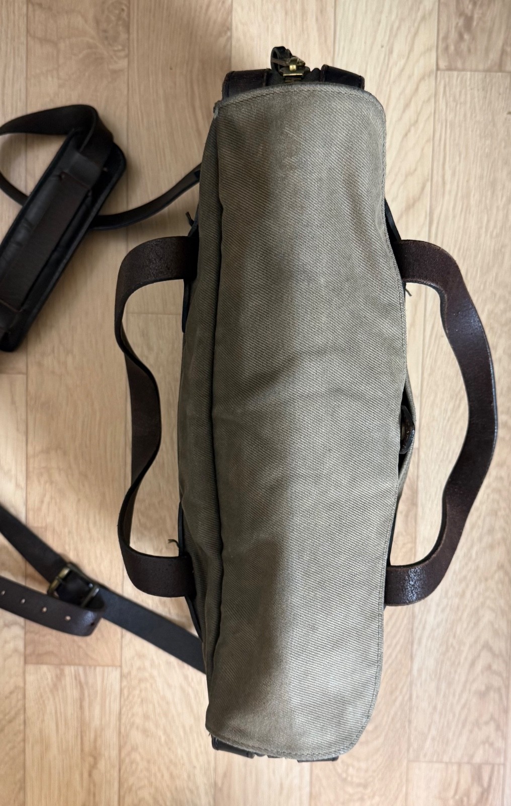 Filson 256 Original Briefcase Otter Green USA Tin Cloth Leather Broken In Patina