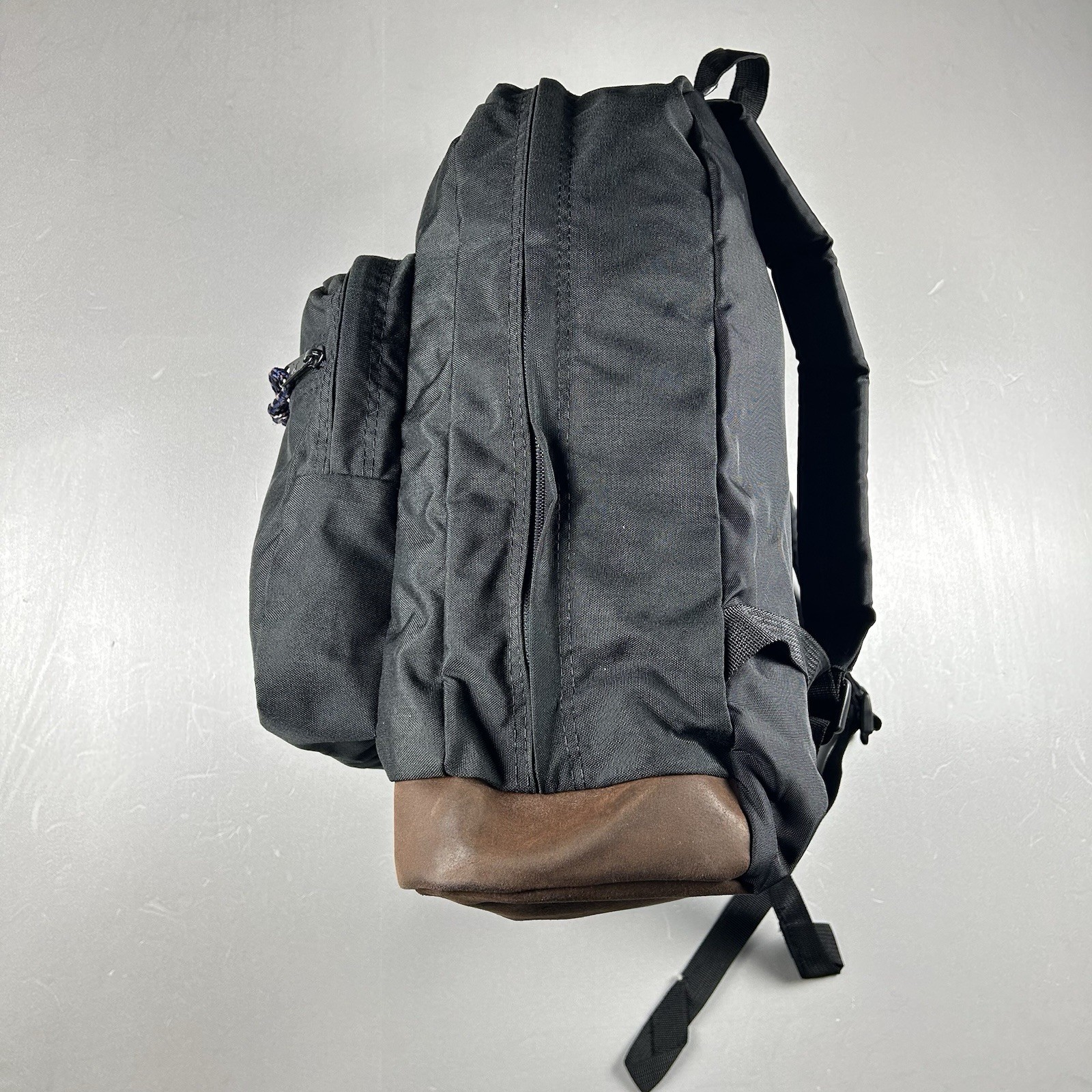 Jansport Backpack Black Suede Leather Bottom Cool Student Style 43-800 Vintage