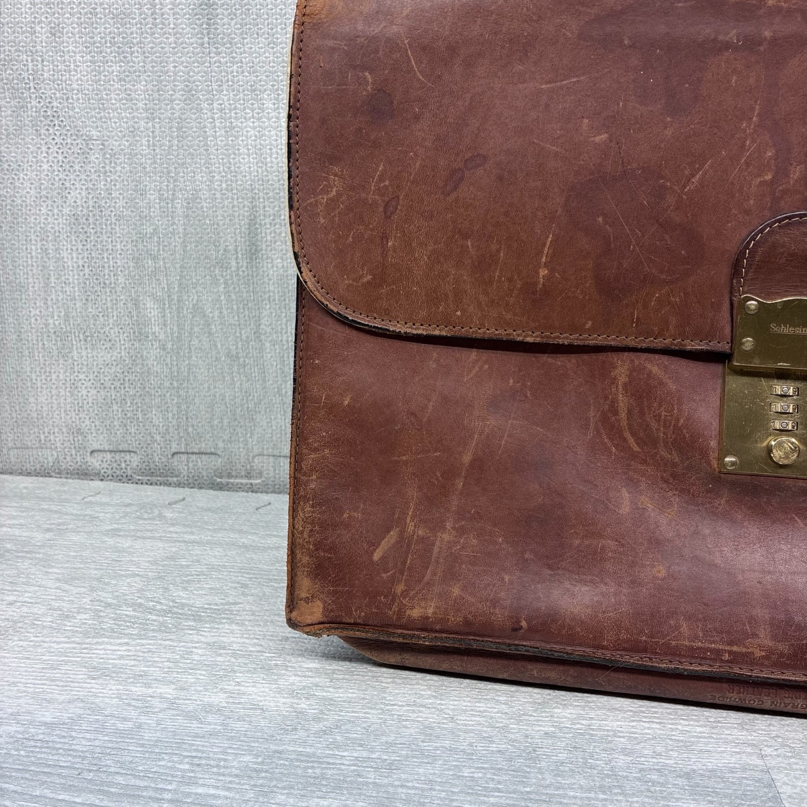 Schlesinger Briefcase Full Grain Cowhide USA Doctor Lawyer Locking Distressed