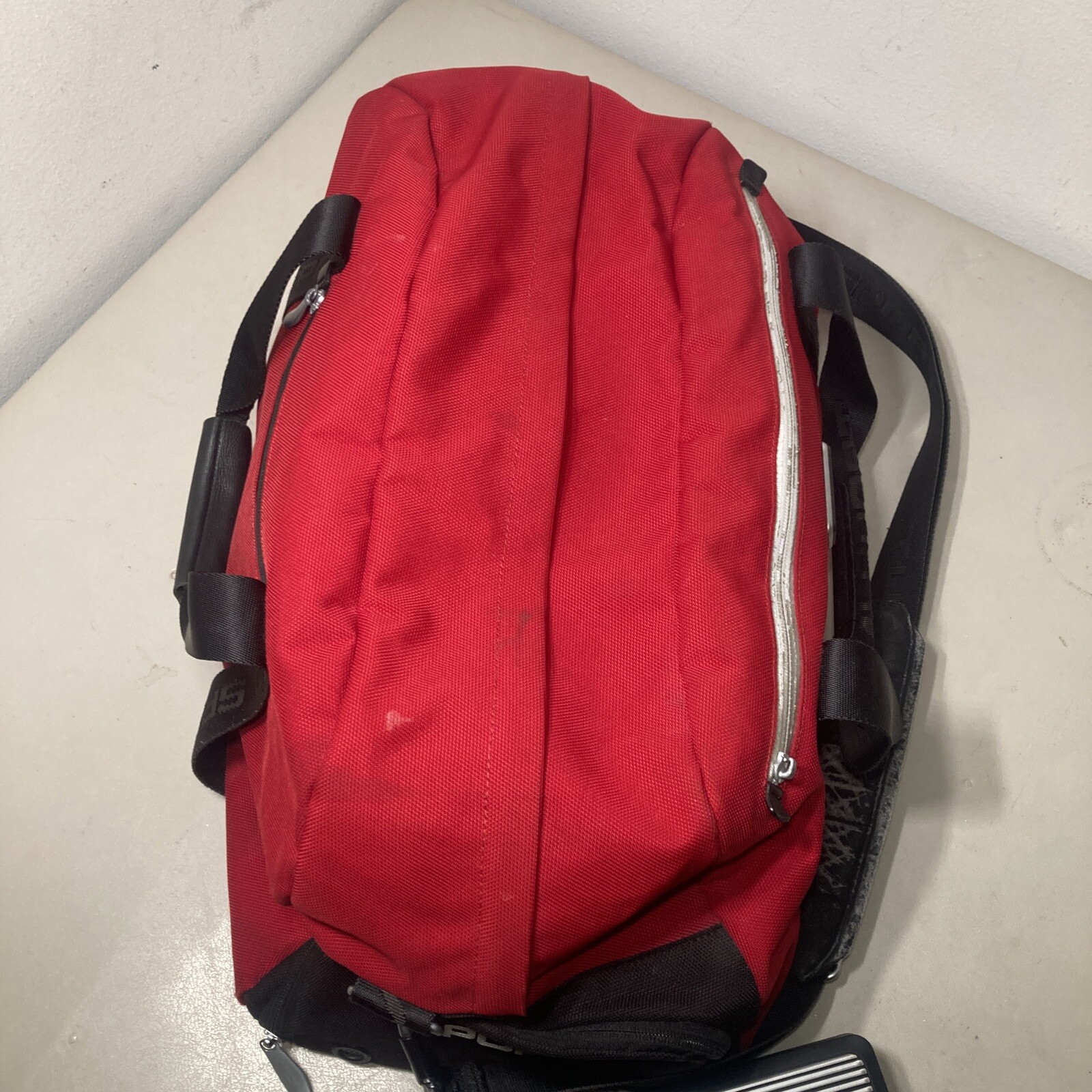 RARE! TUMI ALPHA SPORT 6645D Red Black Nylon Carry On Gym Duffle Bag READ DESCR