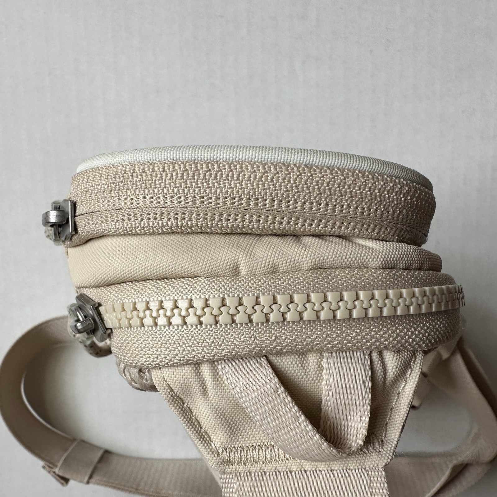 Nike Sportswear Essentials Crossbody Bag 1L Light Bone Brown