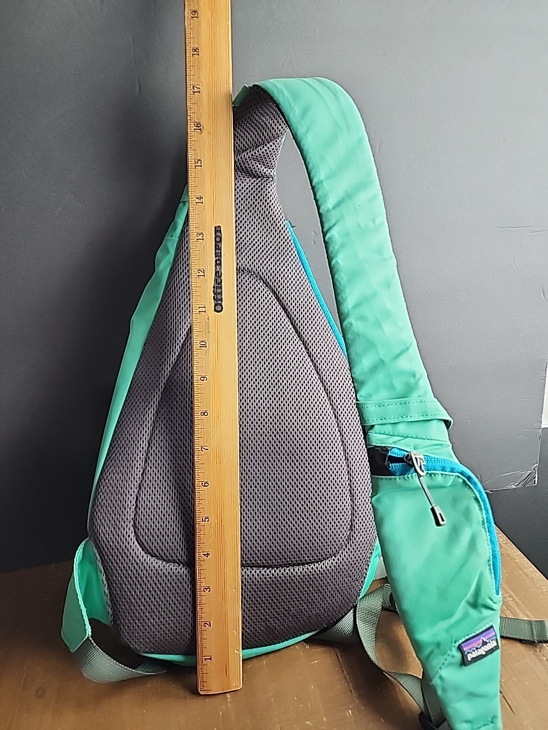 Patagonia Crossbody Sling Strap Backpack Blue/Teal Hiking Travel Outdoor-Read!