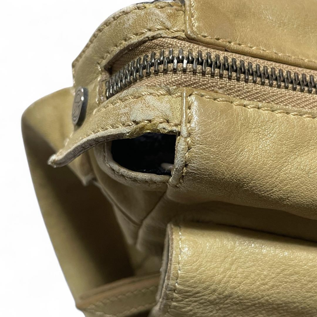 Giorgio Armani Vintage Messenger Bag Leather Used 20cm x 32cm