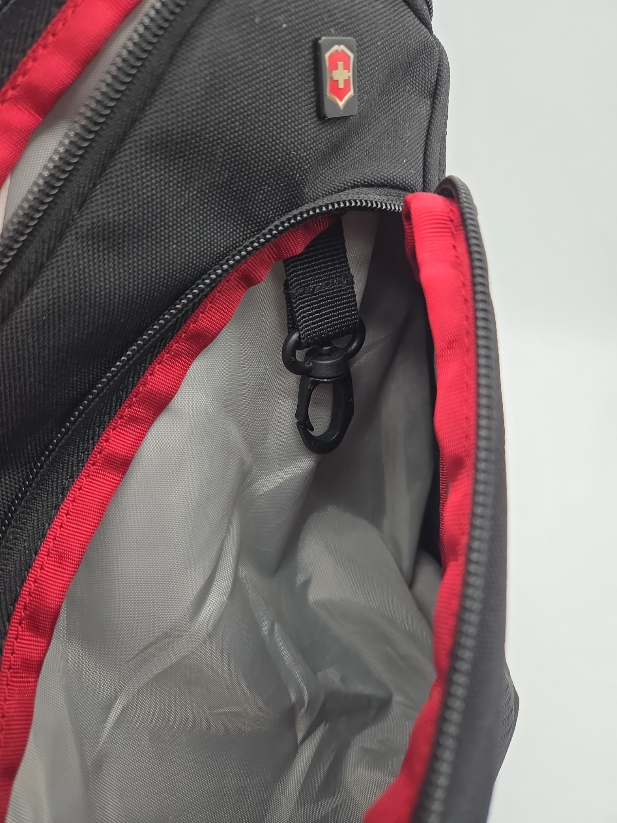 VICTORINOX Sling Crossbody One Shoulder Bag in Black