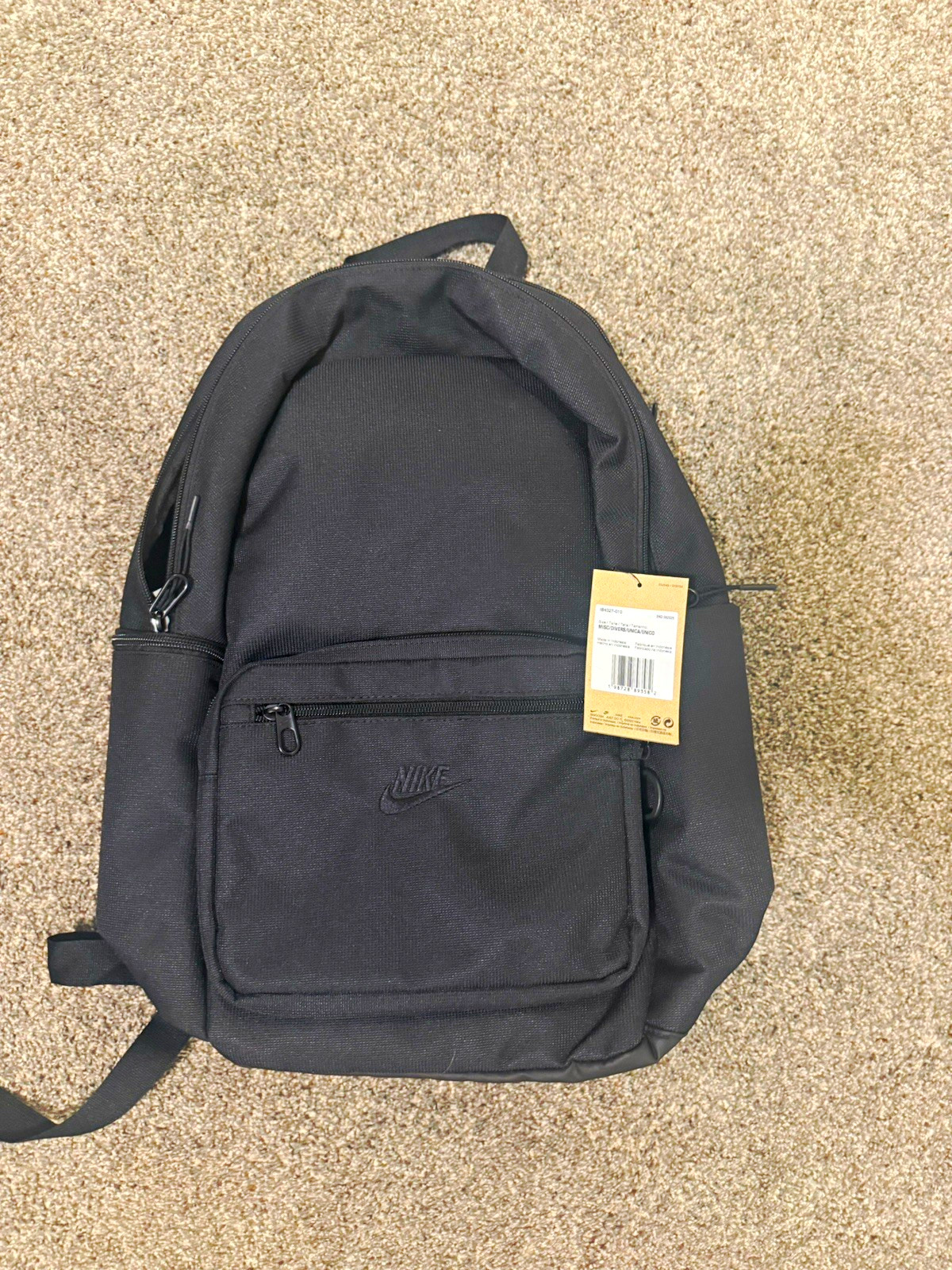 Nike Black Backpack Zip Closure w/ Inner & Outer Pockets Adjustable Strap Medium